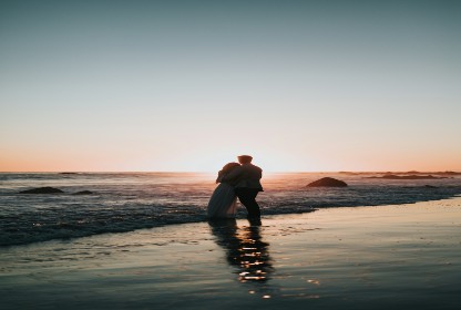 I am a hindu and in love with a muslim. Can I marry a muslim?
